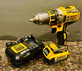DeWalt DCD790 Dual Speed Brushless Drill/Driver, 3.0 AH Battery & Fast 6.0 A Charger