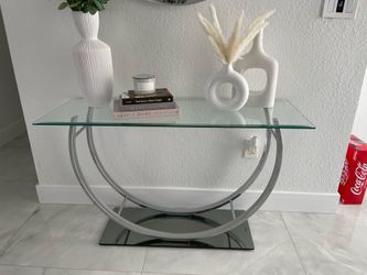 Entryway table