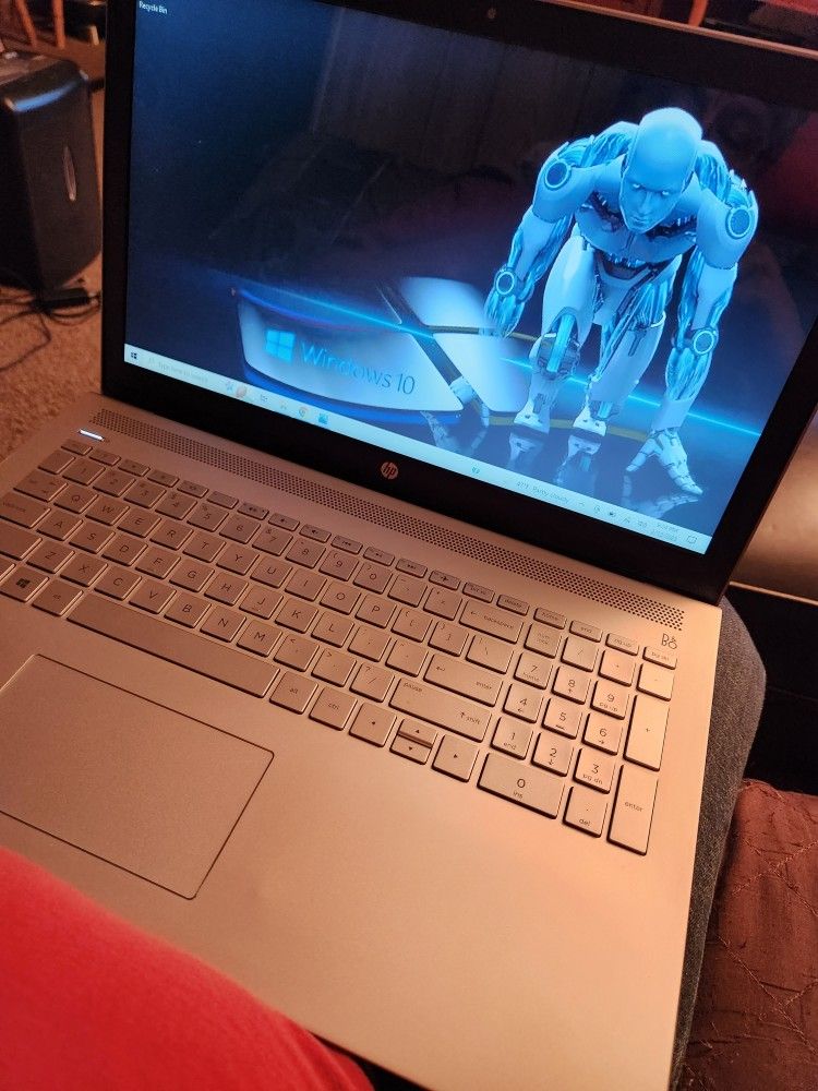 2018 HP 15 TOUCHSCREEN LAPTOP