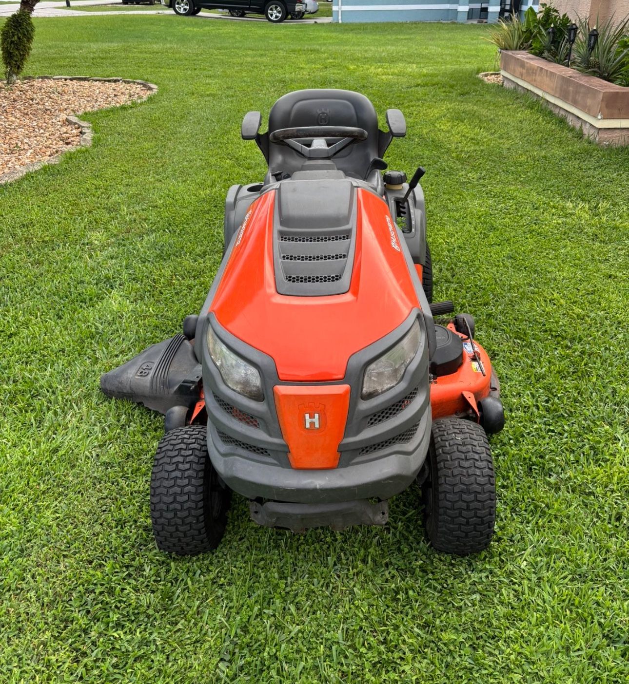 Husqvarna YTA 24V48 riding lawn mower