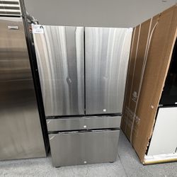 New Samsung Bespoke Refrigerator Full Size Four Door 