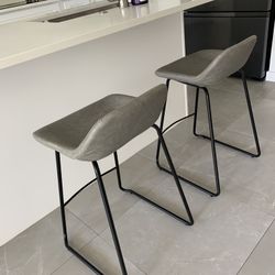 2 Bar Stools Gray/Concrete Color