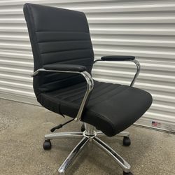 Black Spinning Office Desk Chair Great Condition 