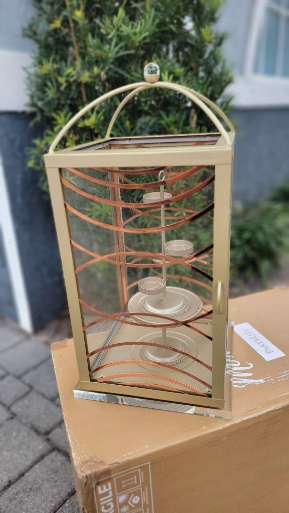 Curved Lines Lantern LARGE Candles
New
Original box