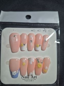 Press on nails