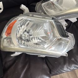 Toyota Tacoma 2015 Headlights