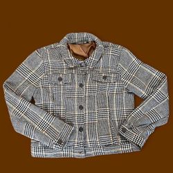 Women’s plaid jacket size LARGE
