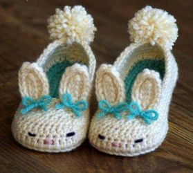 Crochet bunny slippers for your bunny - Just in time for.Easter.