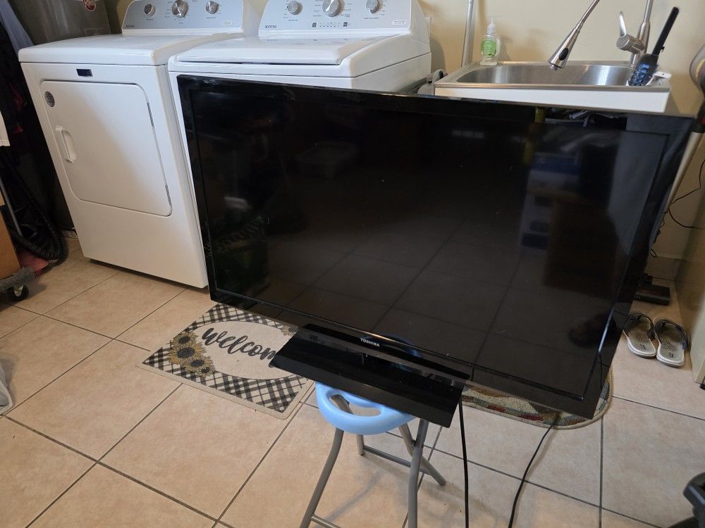 Free 32" TV
