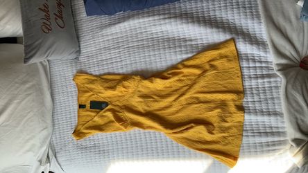 Wild fable, sunflower, yellow dress
