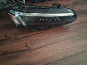2024 Honda Civic right headlight oen