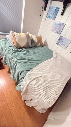 Queen Mattress + Tempur-Ergo Adjustable Bed Frame