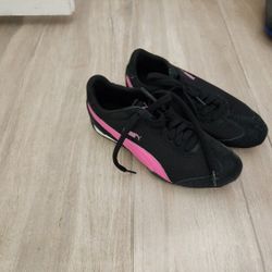 Puma Womans Shoes 9.5