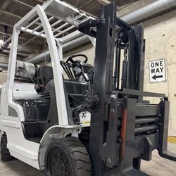 UNICARRIER forklift for sale ,4500 lb , side shift, fork positioner 