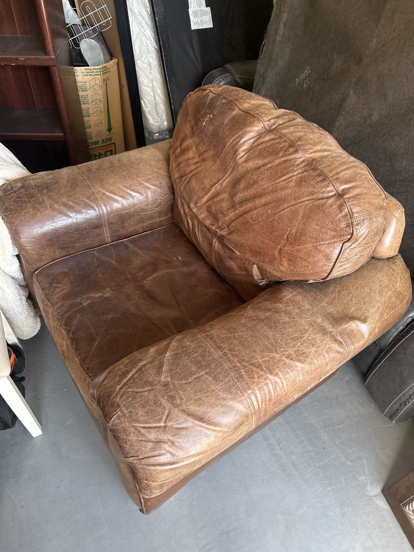 Vintage Distressed Leather Armchair – Comfy & Stylish