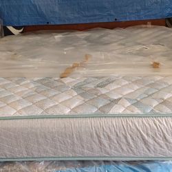King Size Mattress (Colchón King Size)
