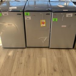 MAGIC CHEF MINI FRIDGE