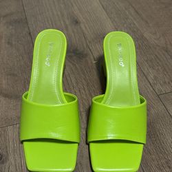 Bamboo Green Sandal Heel Size 7 