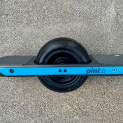 Onewheel Pint X Self-Balancing Kick Electric Scooter Black Blue Electric Board 18mph Updated Firmware USED ONLY A FEW HOURS