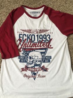 Large men’s Ecko shirt