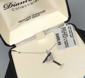 💎 10K White Gold Diamond Martini Glass Necklace