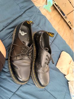 Doc marten black womens shoe