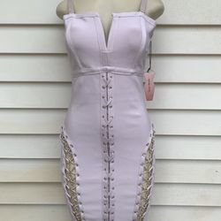 Knee-length dress, available in various sizes