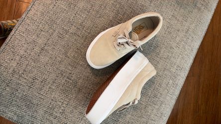 Vans Low-Top Suede Sneakers Size 7 women’s 5.5 men’s