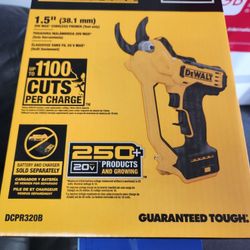 Dewalt 20v Max Cordless Pruner. 