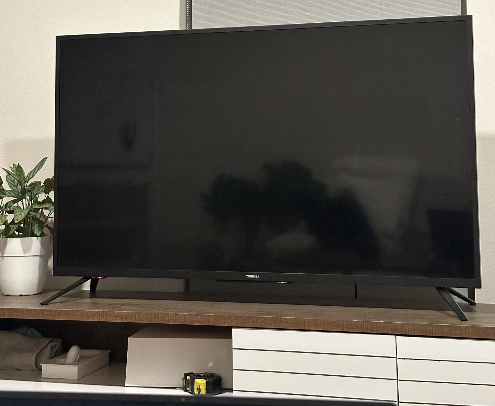 Toshiba TV 44inch
