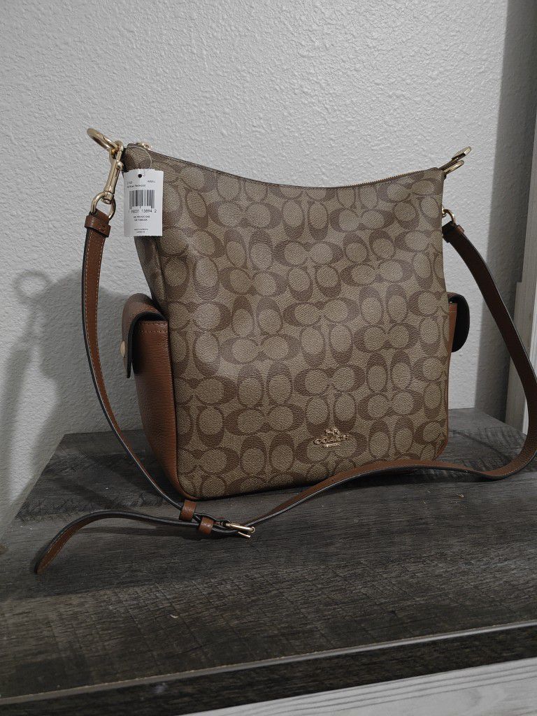 Coach Signature Pennie Bag for Sale in Lakewood, WA - OfferUp