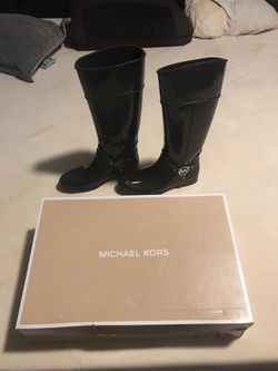 Michael kors water boot sizes 10 women