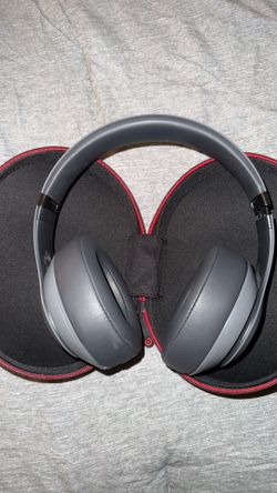 Beats Studio 3 Headphones With Original Case