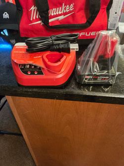 Milwaukee m12 charger and XC4.0 battery