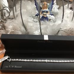 Gorgeous ! Genuine Sterling Silver 1/4 T. W. Diamond Bracelet