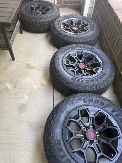 18” Tacoma TRD PRO Wheels w/ 265/70 r18 tire