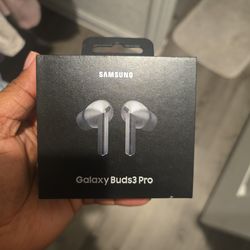 Samsung Galaxy Watch Ultra & Buds 3 Pro