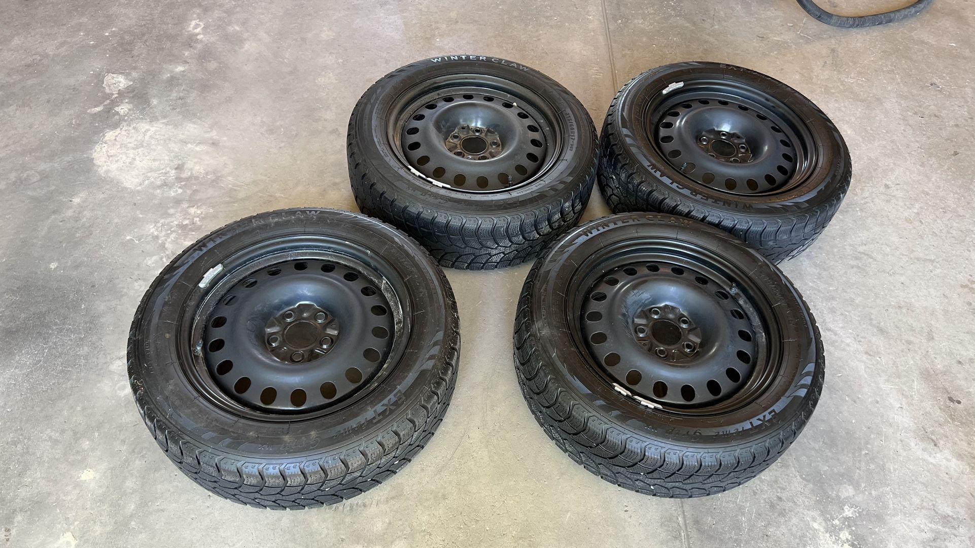 Winter Claw EXTreme grip snow tires