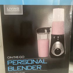 ON-THE-GO PERSONAL BLENDER 