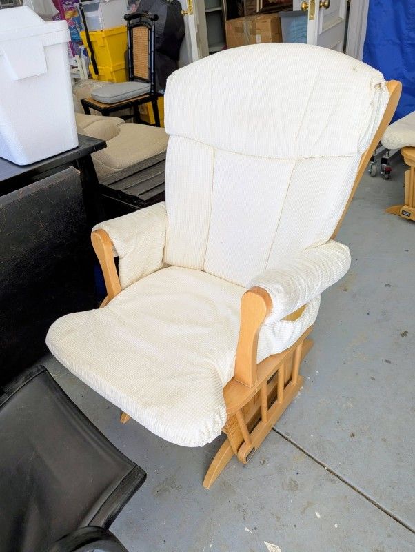 Glider Rocking Chairs