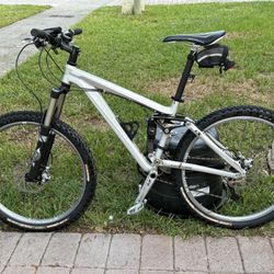 2009 TREK  Fuel EX9 Silver
