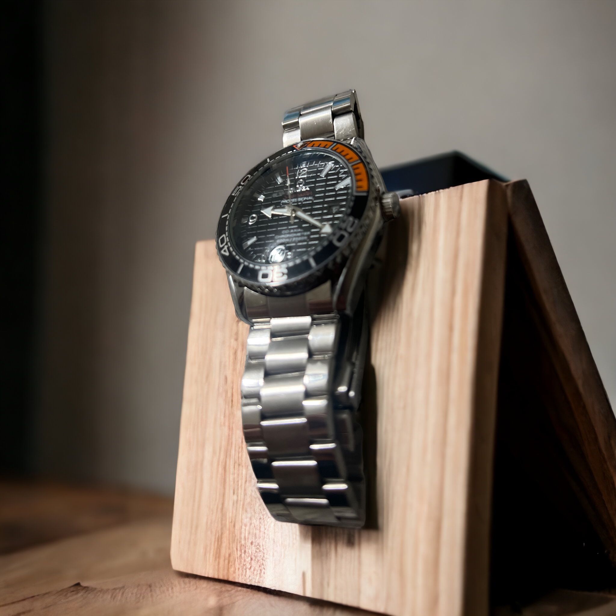 Omega Speed master 007 James Bod Edition