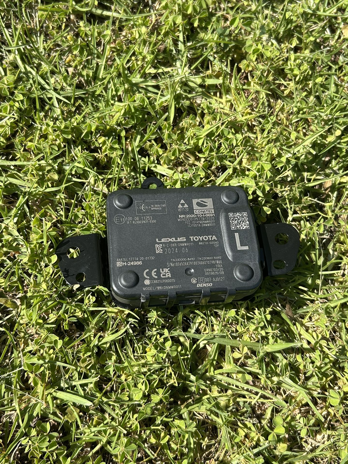 Toyota or Lexus Front Grille Radar Cruise Distance Sensor 88210–02040 OEM DENSO