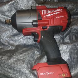Milwaukee M18 fuel 1/2 impact