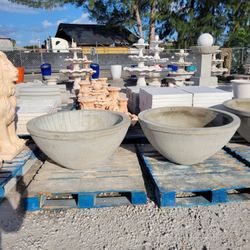 Concrete Large Planter Pot / Cement Backyard Patio Pot Garden Planters for  Sale in Medley, FL - OfferUp