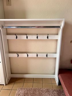Storage hanging organizer.