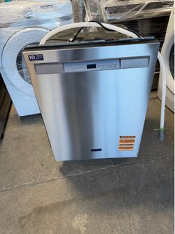 Maytag dishwasher 24 inches almost new one receipt for 90 days warranty