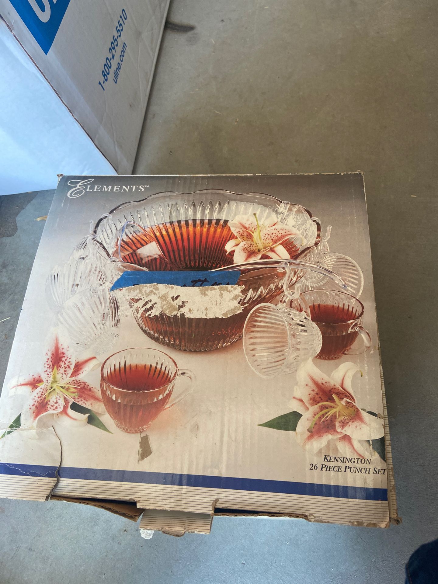 Punch bowl set