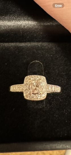 Kay Jewelers 14kt White Gold ..50cttw Princess Cut Diamond Engagement Ring Size 9 (sizable)