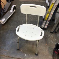 PENDING PICKUP - Free shower Chair 